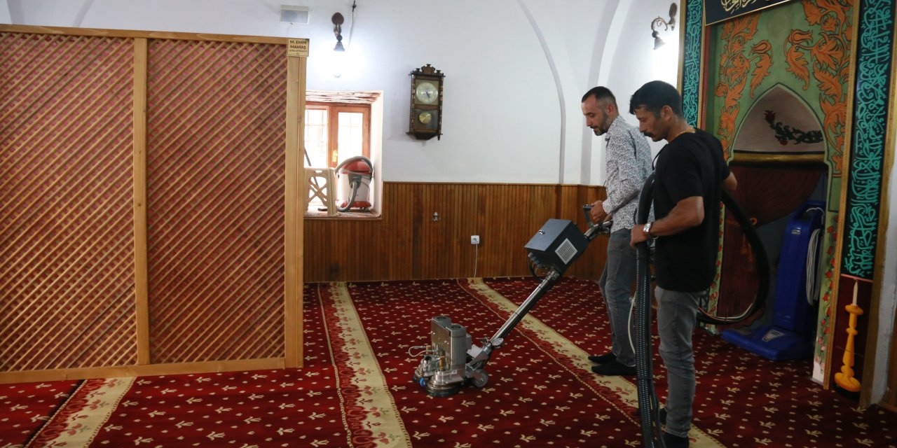 Ereğli Belediyesi camileri temizledi