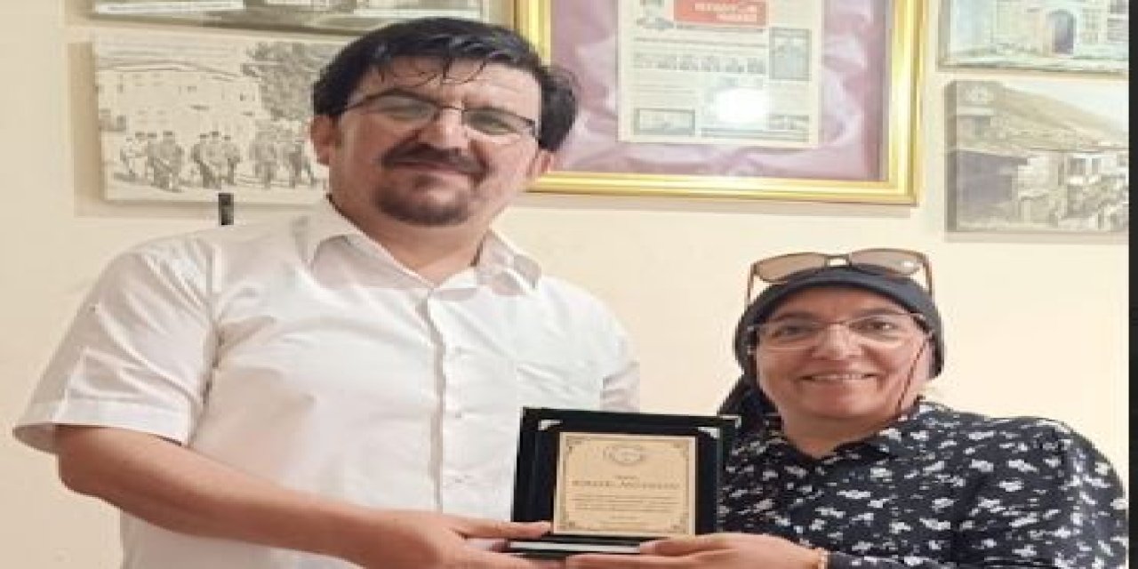 Gönül Gözü Derneği’nden   Akdoğan’a plaket