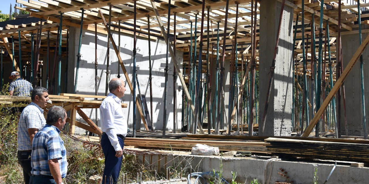 Prof. Koç Kadınhanı’ndaki yatırımları inceledi