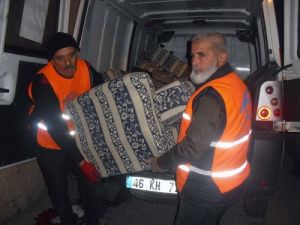 Kimse Yok Mu Derneği Suriyelilerin Yardımına Gece-gündüz Demeden Koşuyor