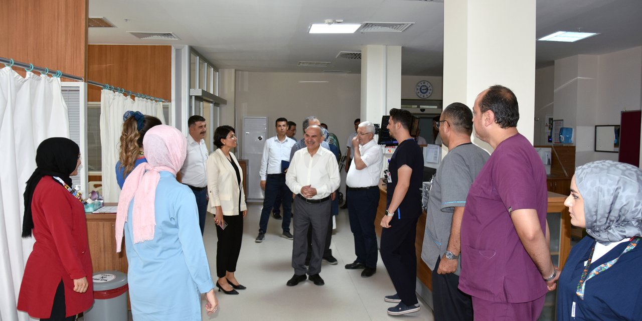 Prof. Dr. Koç sağlık tesislerini inceledi