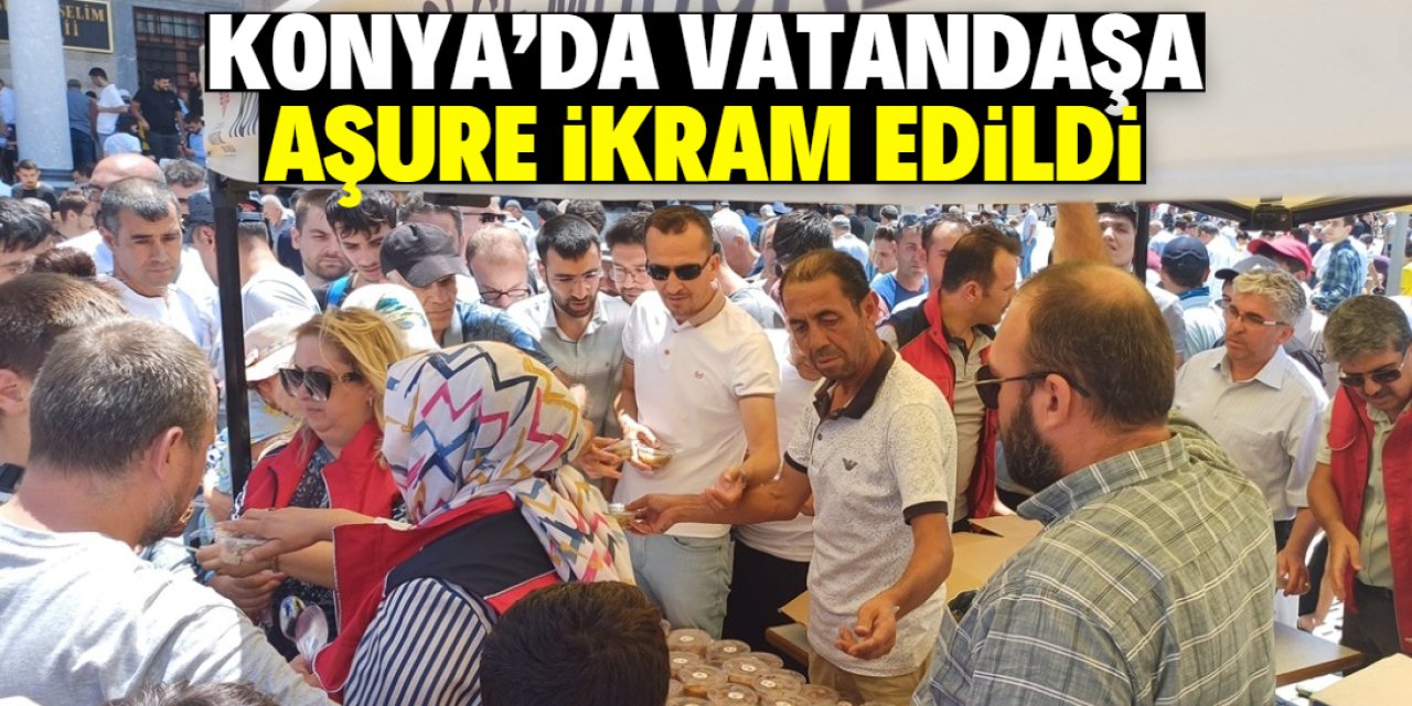 Konya'da vatandaşlara aşure ikram edildi