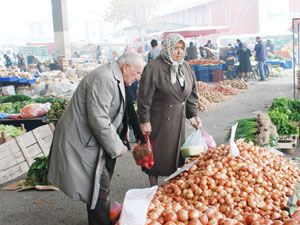 Yiğit muhtaç oldu kuru soğana