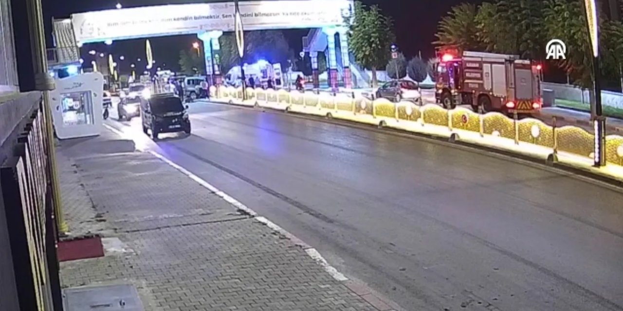 Karaman'da beton direğe çarpan hafif ticari araçtaki 1 kişi öldü, 1 kişi yaralandı