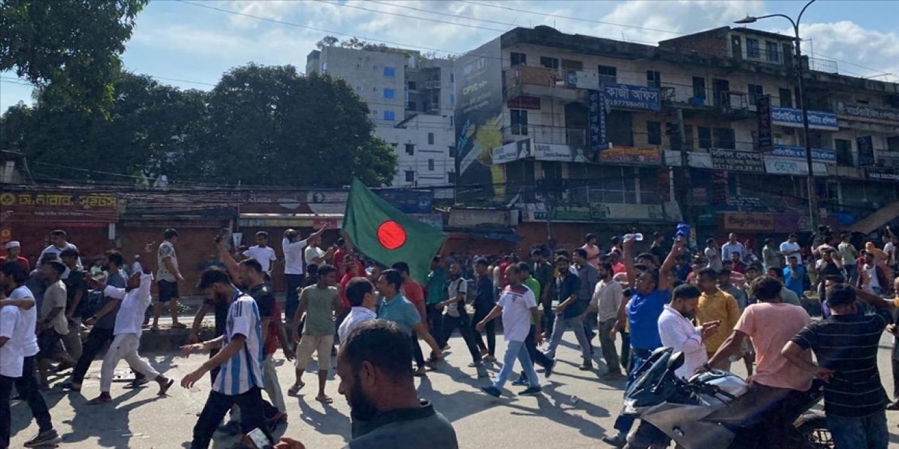 Bangladeş ordusu ülkede geçiş hükümeti kurulacağını duyurdu