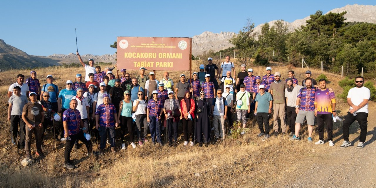 Doğaseverler Kocakoru Parkı'nda yürüdü