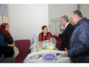Lösemi Hastası Öğrenciye Yılbaşında Kaymakam Morali