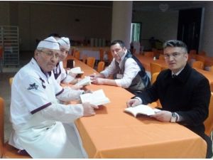 Yılın Son Ders Saatini Kitap Okuyarak Geçirdiler