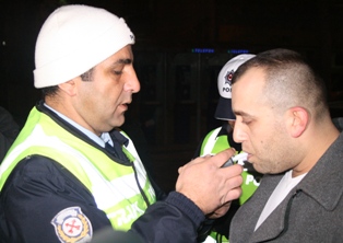Yılın ilk cezası alkollü sürücüye kesildi