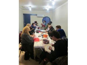 Çatom'da El Sanatları Kursu Başarıyla Devam Ediyor