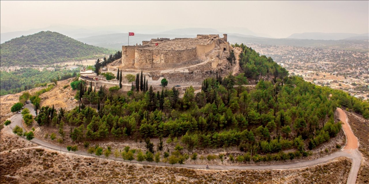 Silifke Kalesi'ndeki çalışmalar "Geleceğe Miras" projesiyle ivme kazandı