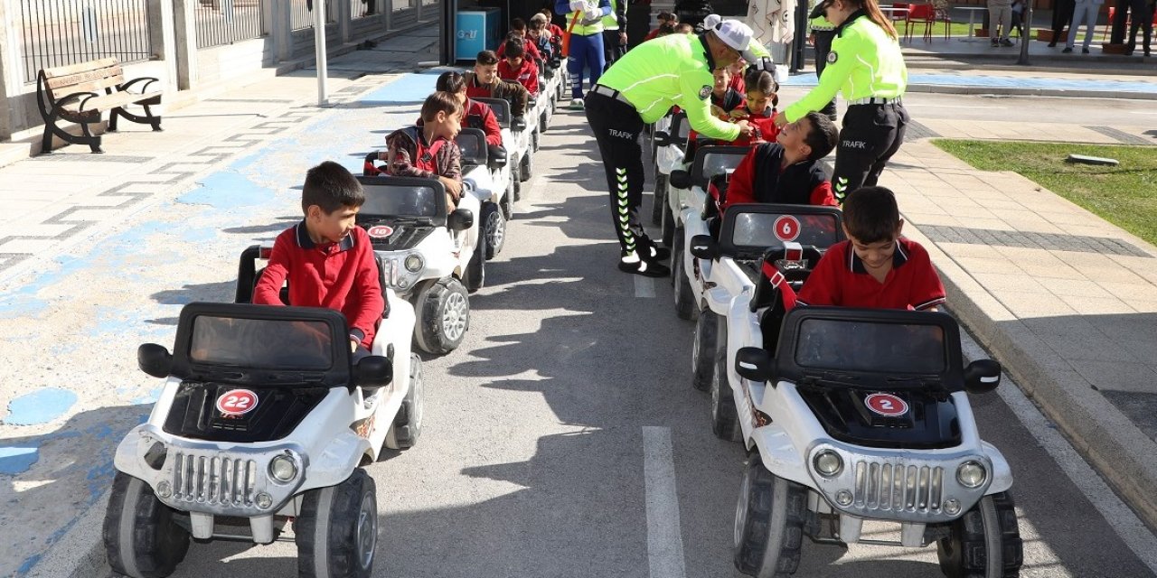 Geleceğin sürücülerine trafik bilinci veriliyor