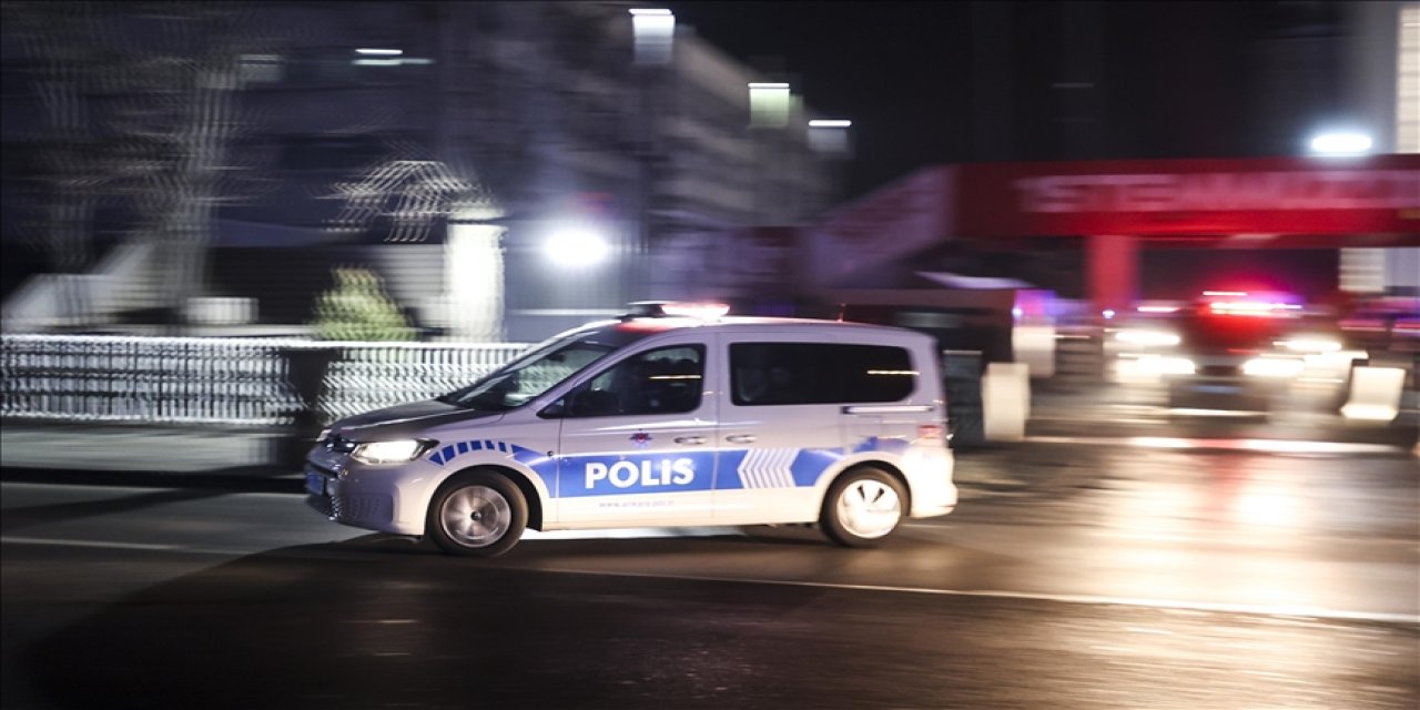 Beyoğlu'nda bir kadını taciz ettiği belirlenen iki şüpheli tutuklandı