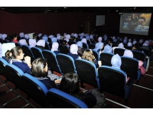 Pursaklar Belediyesi Sinema Salonu Hizmete Girdi