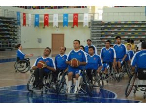 Engelli Basketçiler Gözünü Zirveye Dikti