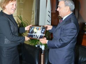 Almanya Başkonsolosu Haeberle, İzmir'e Fahri Hemşehri Oldu