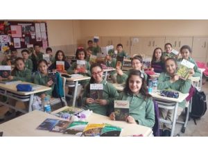 Öğrenciler İngilizcelerini Kitap Okuyarak Geliştiriyor