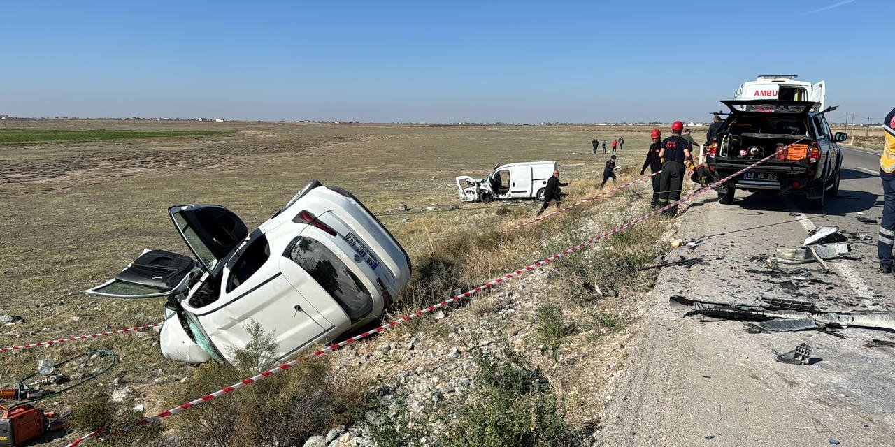 İki aracın çarpıştığı kazada  ölü sayısı 2’ye yükseldi