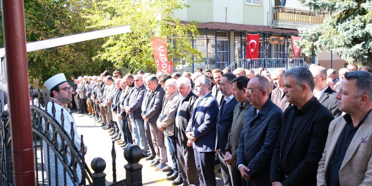 Kemal Şan dualarla son   yolculuğuna uğurlandı