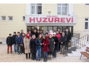 Samanyolu Lisesi Huzurevi Sakinlerini Sevindirdi