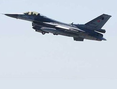 Suriye'den Türk F-16'larına taciz!