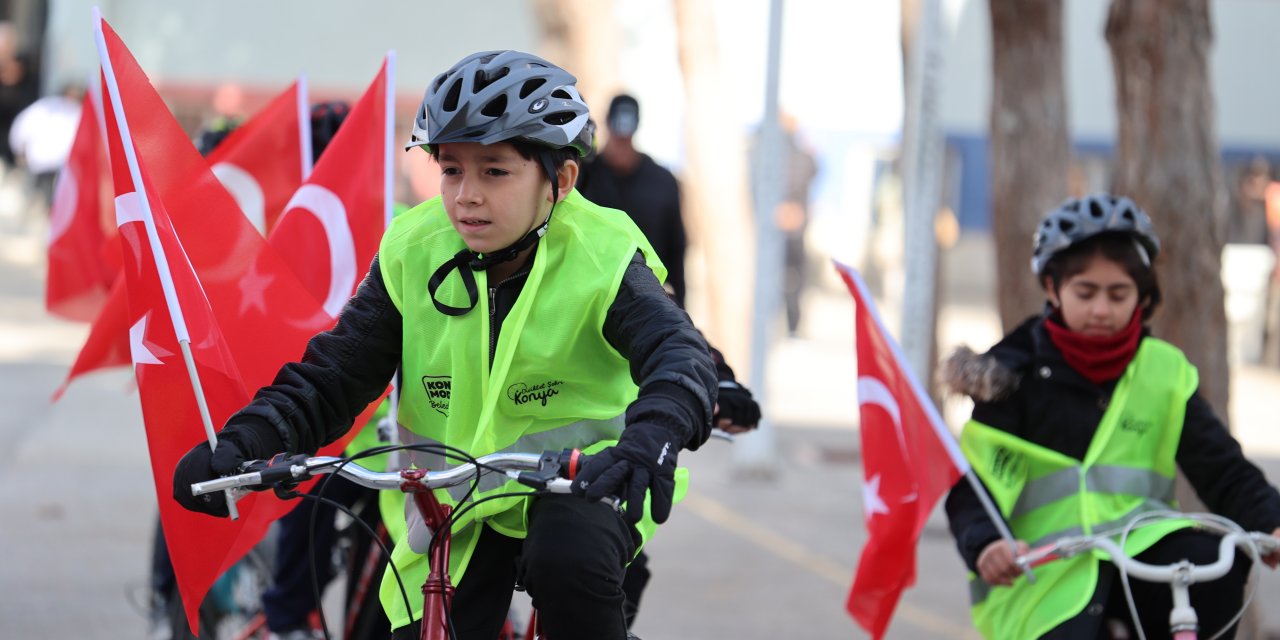 ‘Güvenli Okul Yolları’nda   renkli 29 Ekim etkinliği