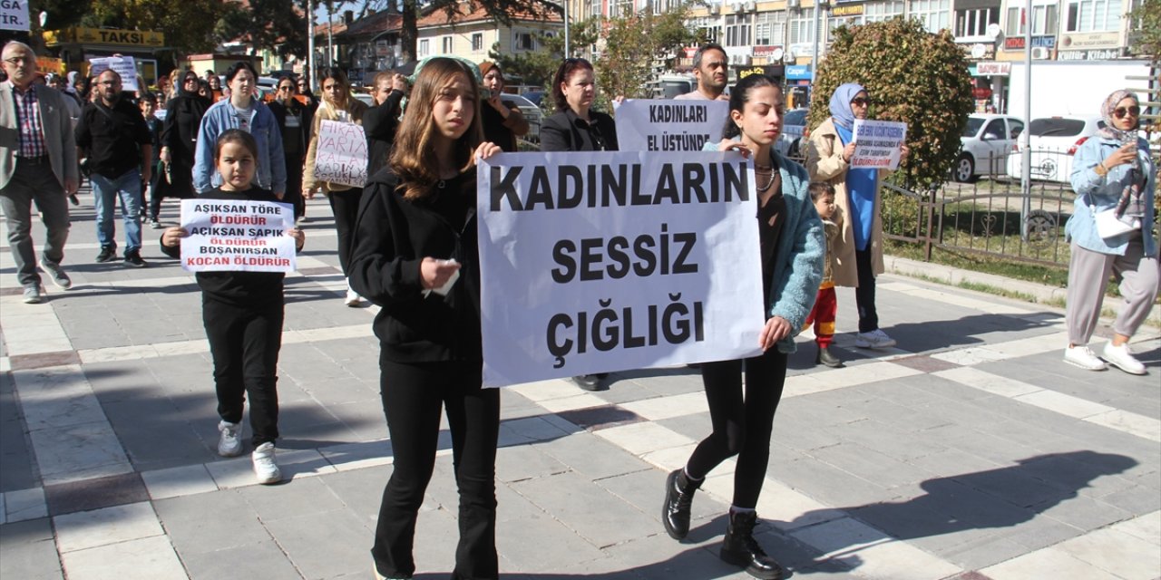 Konya kadın ve çocuk cinayetlerine tepki için yürüdü