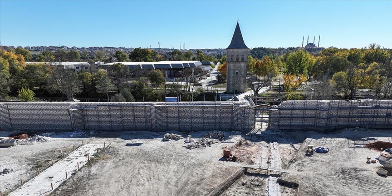 Edirne Sarayı'nın ikinci avlusunu çevreleyen surların restorasyon çalışmalarında sona gelindi