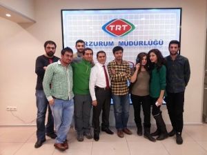 İstasyon Radyo Günlerinde Halay Çekti