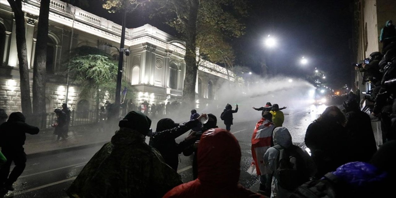 Gürcistan'daki protesto gösterilerine polis müdahalesi