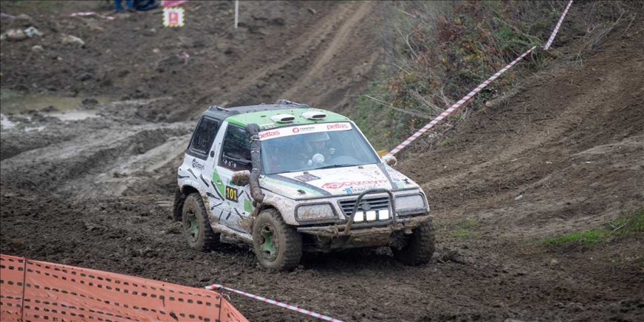 Off-road tutkunu kadın doktor pistlerde rüzgar estiriyor