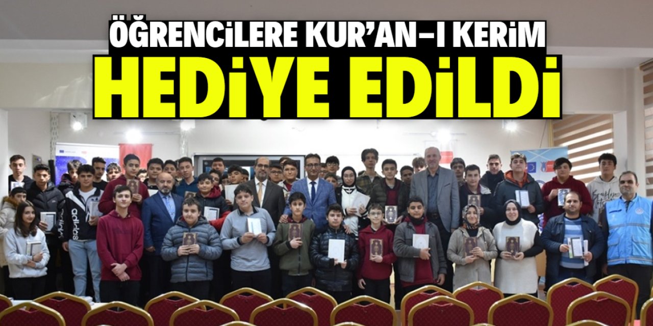 Öğrencilere Kur'an-ı Kerim hediye edildi