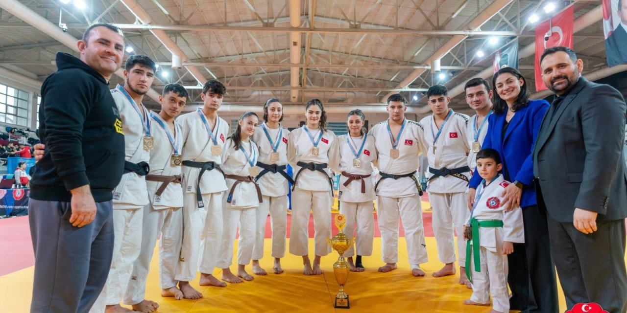 Konya Büyükşehir Judo üst üste ikinci kez namağlup şampiyon