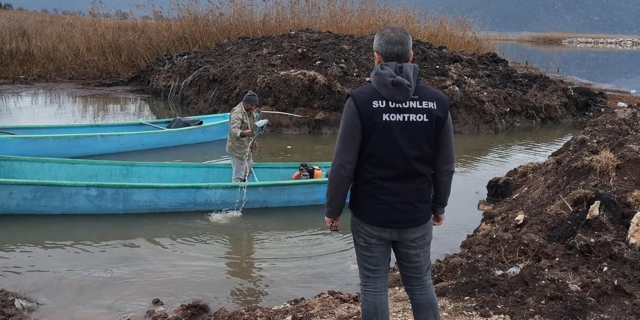 Beyşehir Gölü’nde balıkçılar denetleniyor