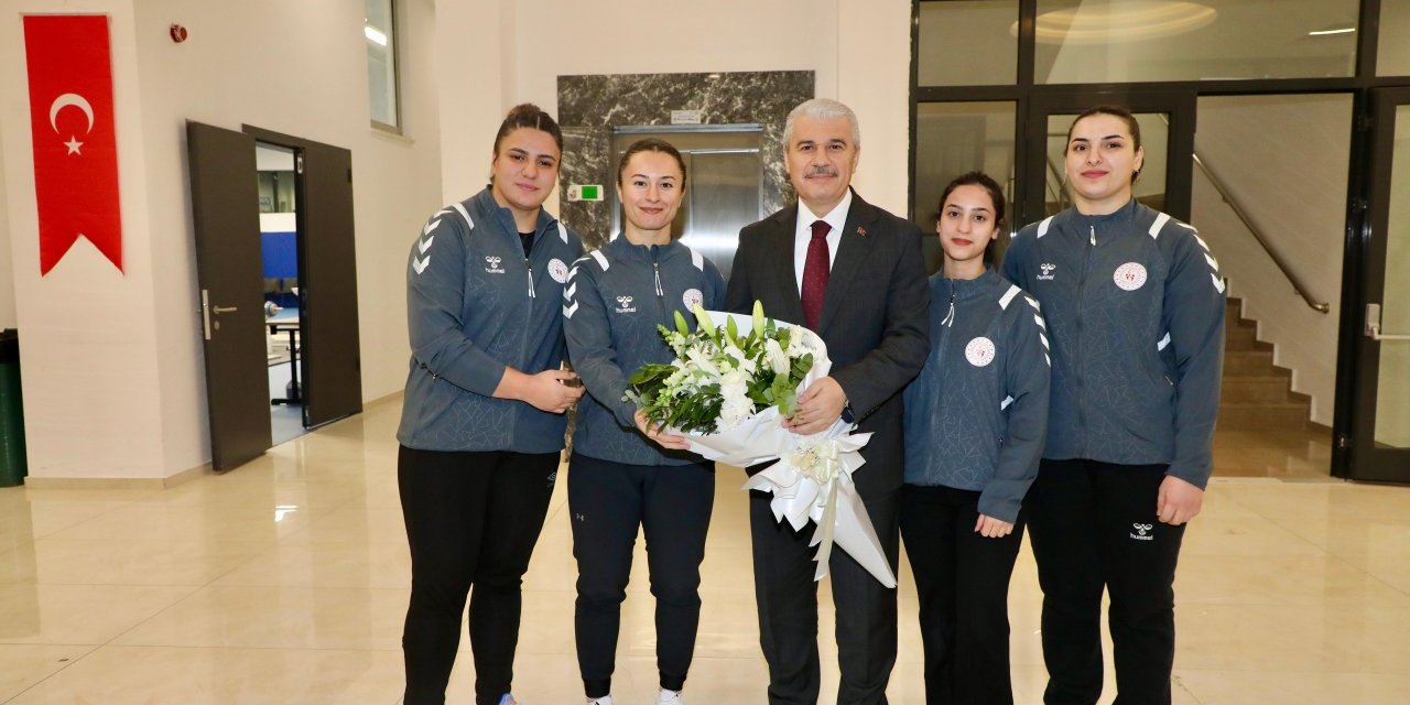 Vali Akın’dan Türkiye Olimpiyat  Hazırlık Merkezi’ne ziyaret