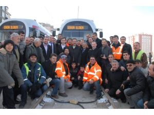 Başkan Özhaseki, Raylı Sisteminin İldem Hattında Test Sürüşü Yaptı