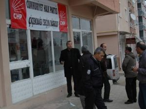 Chp’nin İlçe Seçim Bürosu Tahrip Edildi