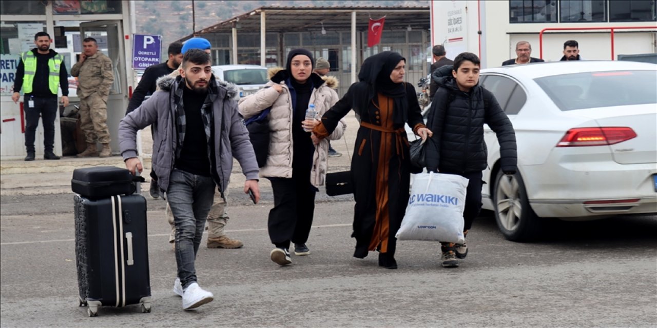 Suriyelilerin Hatay ve Kilis'teki sınır kapılarından ülkelerine dönüşü sürüyor