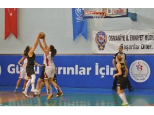 As Osmaniye Kendi Sahasında Yenildi