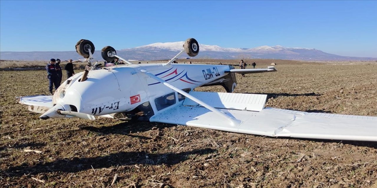 Eğitim uçağı Denizli'de sert iniş yaptı, 1 kişi yaralandı