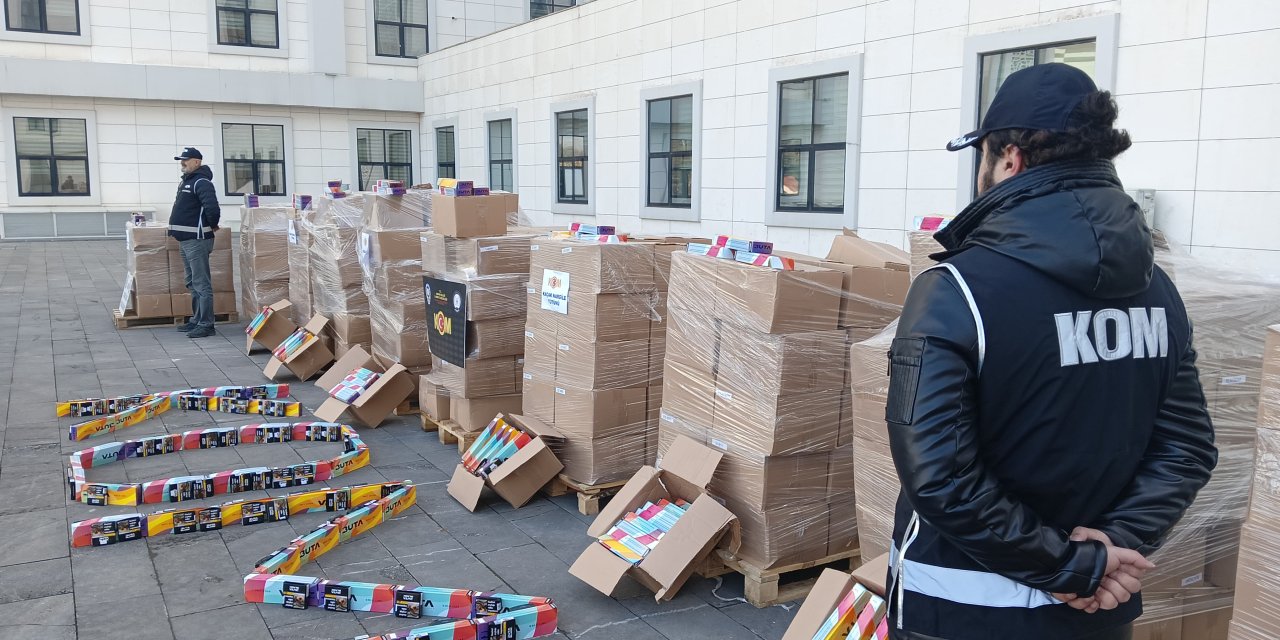 Kaçakçılık operasyonunda 3 tonun üzerinde nargile tütünü ele geçirildi