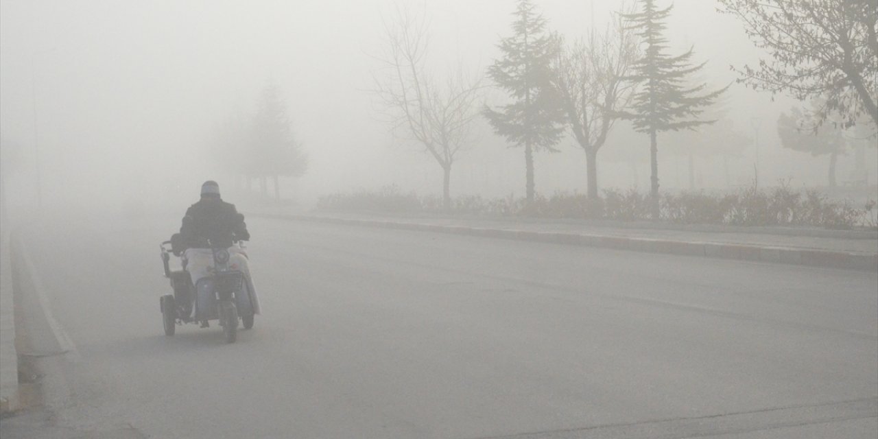 Karaman'da sis etkili oldu