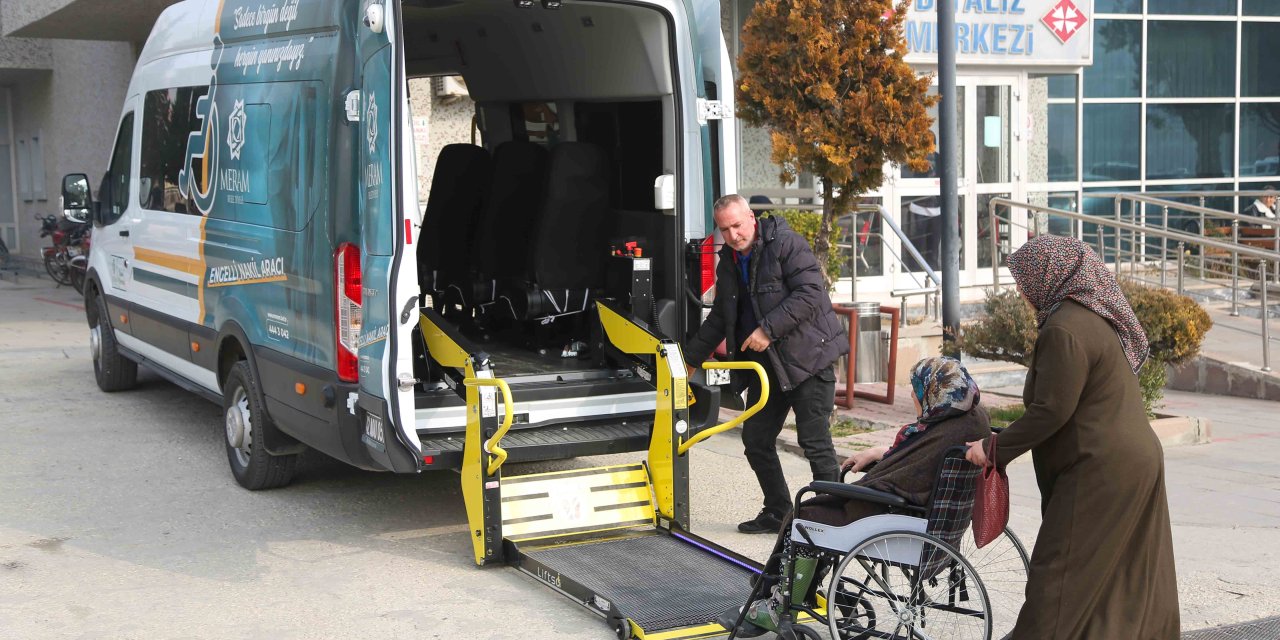 Meram’da engelli nakil   aracı hizmet veriyor