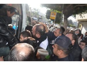 Adana'da Olaylı Tören, Vali Coş Yine Protesto Edildi