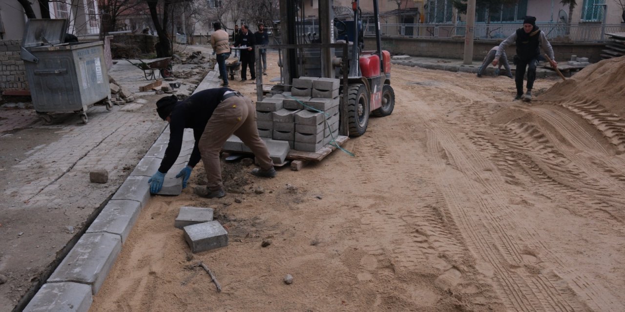 Akşehir’de yol çalışmaları hız kesmeden devam ediyor