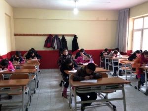 Iğdır'da Sbs Sınavına Büyük İlgi