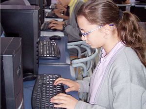 Öğrenciler klavyede yarıştı