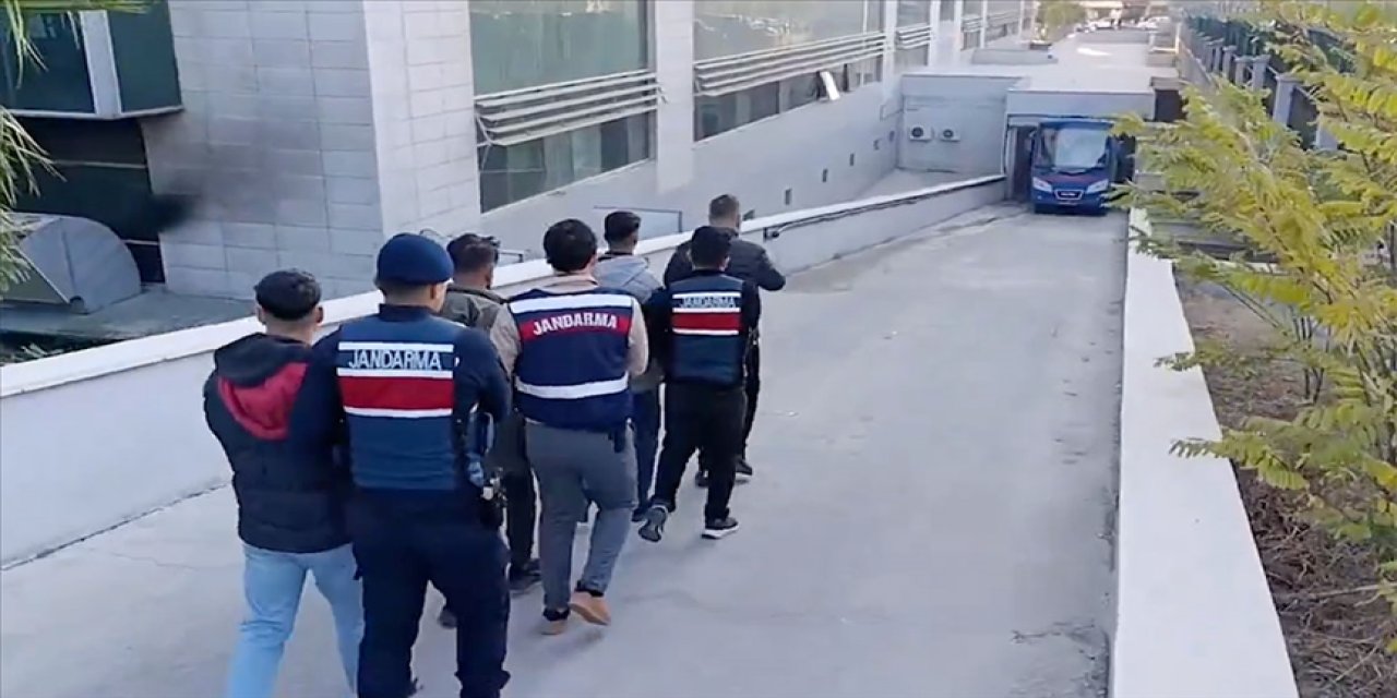 Terör örgütü PKK/KCK'ya yönelik operasyonlarında 240 şüpheli yakalandı