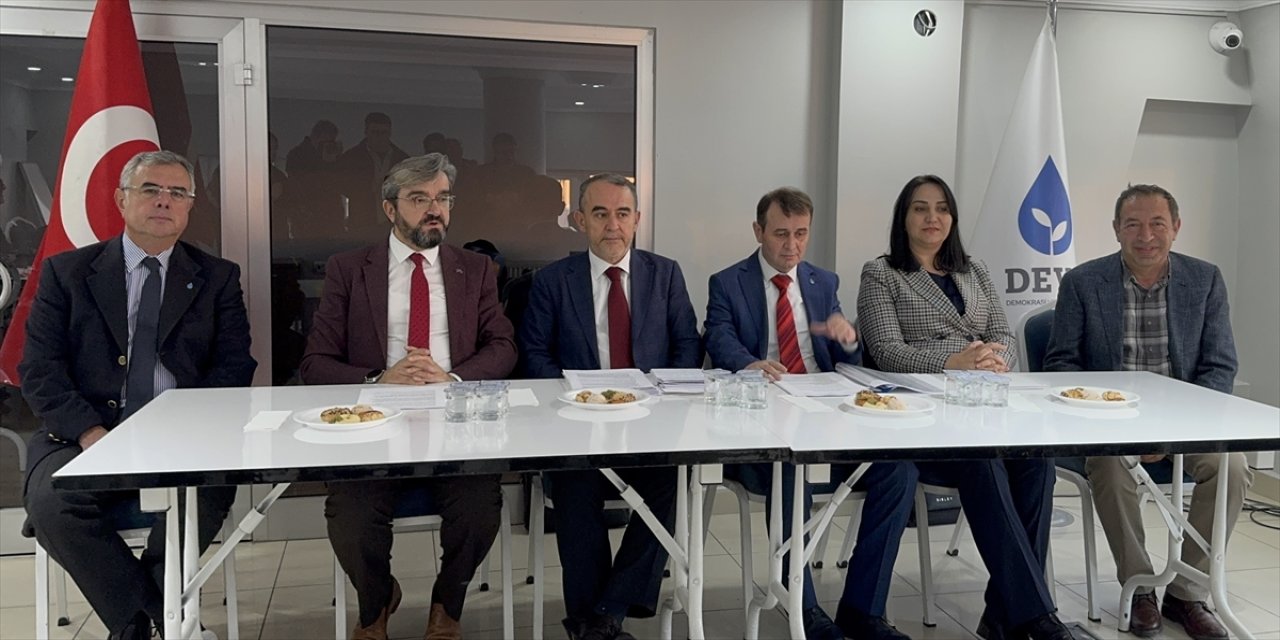 DEVA Partisi Genel Başkan Yardımcısı Ergin, Konya'da partililerle bir araya geldi