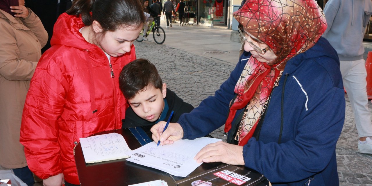 Bulgan’dan Özdağ için imza kampanyası